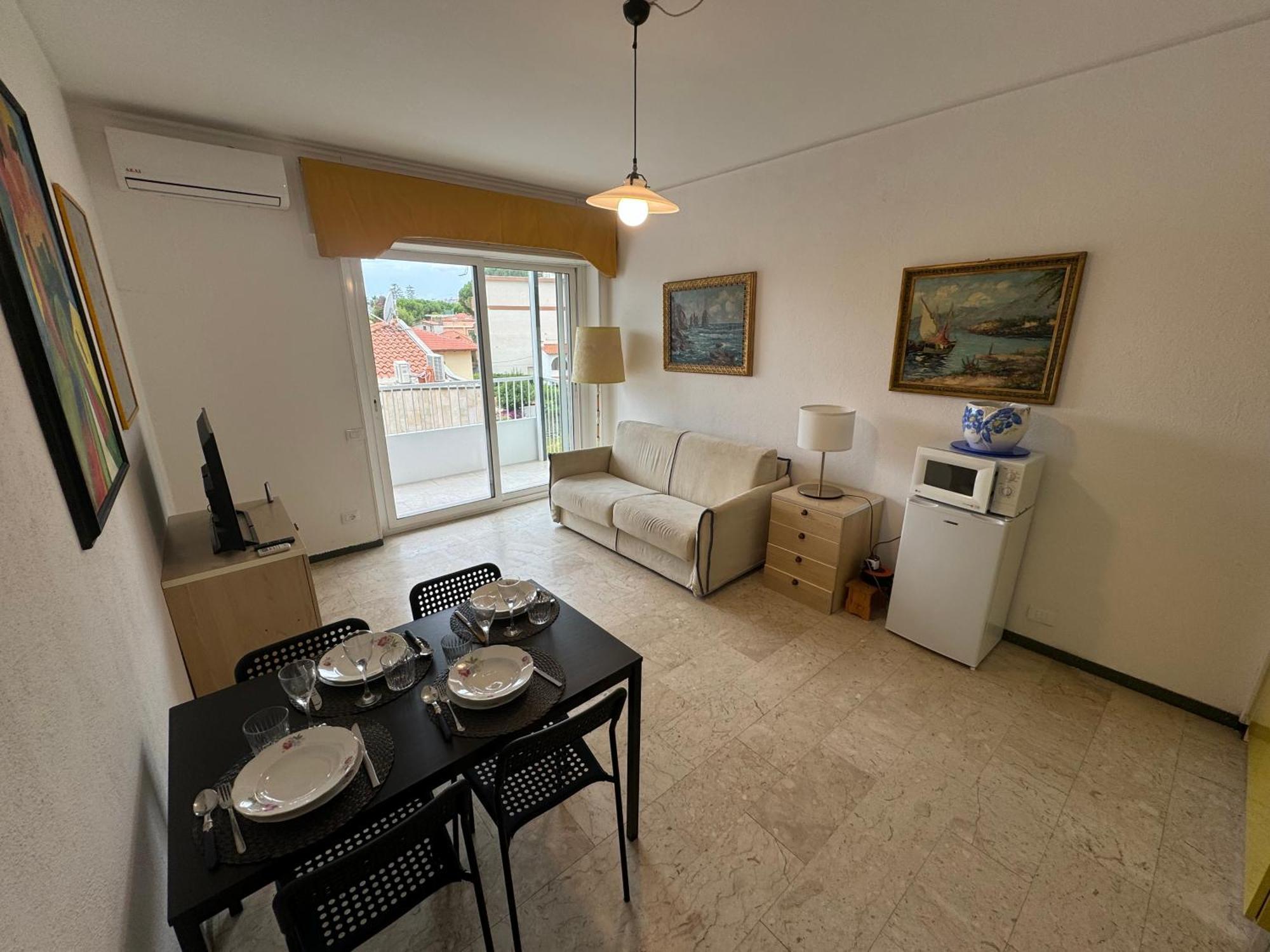 Tirrenia Beach House - Sea Front With Private Beach Санремо Екстер'єр фото