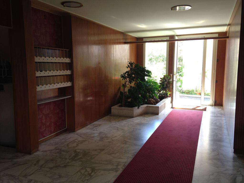 Tirrenia Beach House - Sea Front With Private Beach Санремо Екстер'єр фото